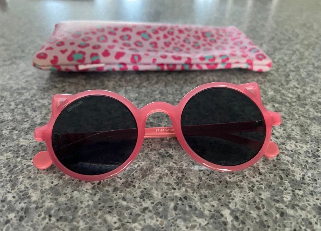 Roze kinderzonnebril met kattenoortjes en hoesje, Zonnebril, Nieuw, Roze, Ophalen