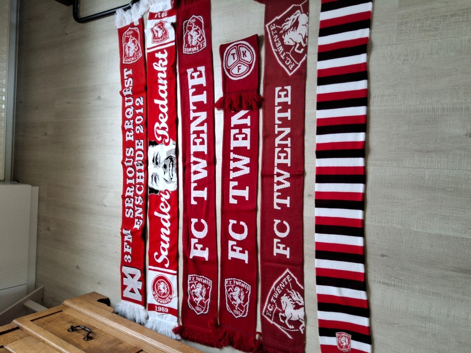 FC Twente Sjaals Collectie - Diverse Ontwerpen, Verzamelen, Ophalen of Verzenden, Zo goed als nieuw, F.C. Twente, Vaantje of Sjaal