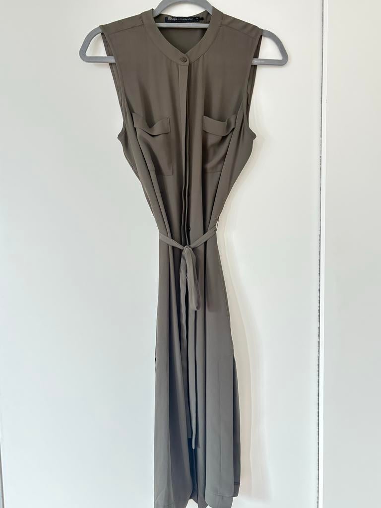 Steps mouwloze midi jurk met ceintuur - maat S, Kleding | Dames, Jurken, Zo goed als nieuw, Maat 36 (S), Groen, Onder de knie