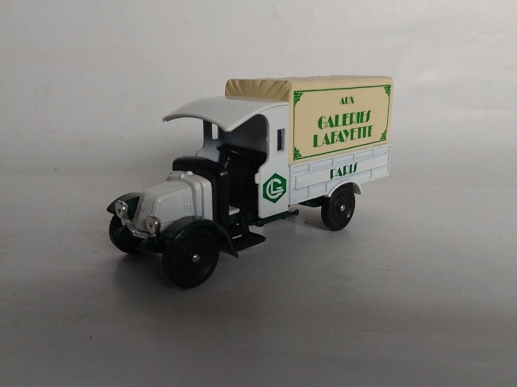 Renault 1926, Galery Lafayette Parijs 1:43, Corgi nr 922, Ophalen of Verzenden, Nieuw, Auto, Corgi
