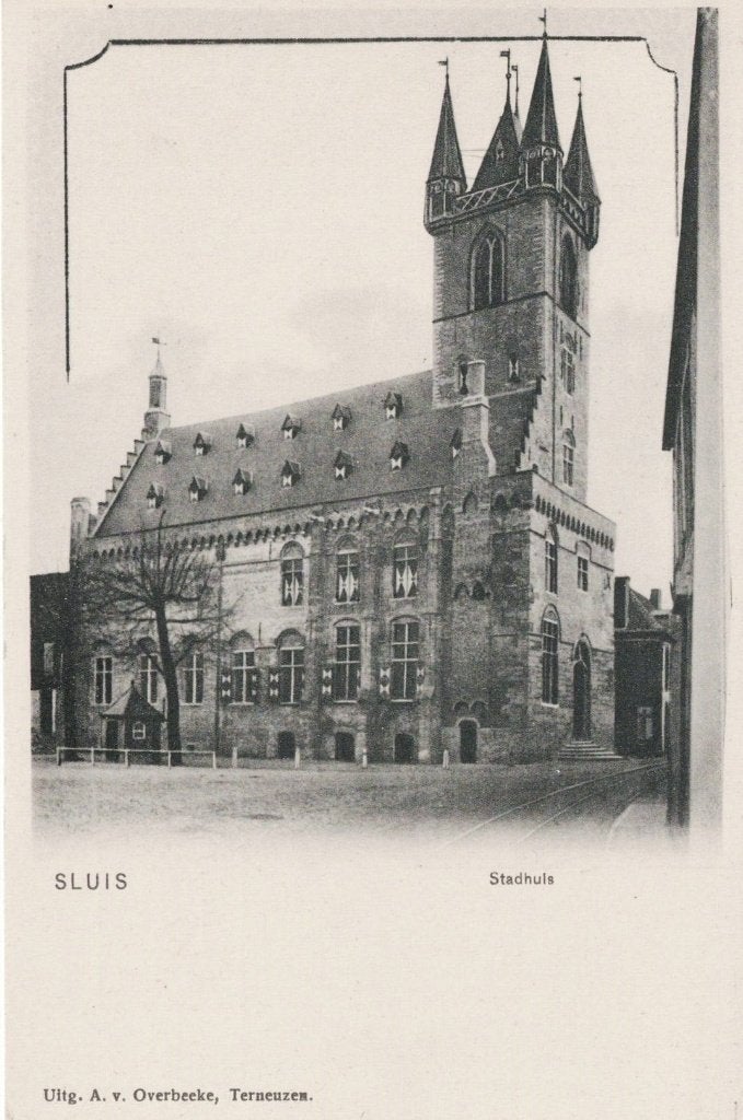 Ansichtkaart Sluis - Stadhuis - spoorlijn, Ophalen of Verzenden, Voor 1920, Ongelopen, Zeeland