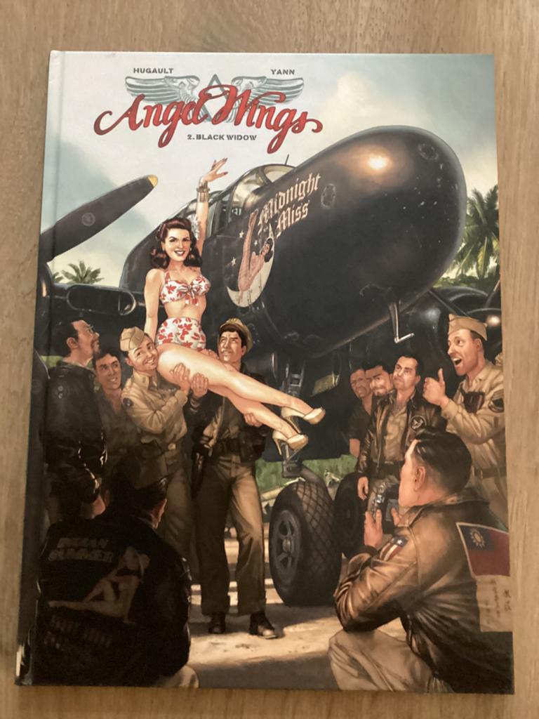 Angel Wings 2: Black Widow - Hardcover in zeer goede staat, Eén stripboek, Ophalen of Verzenden, Zo goed als nieuw