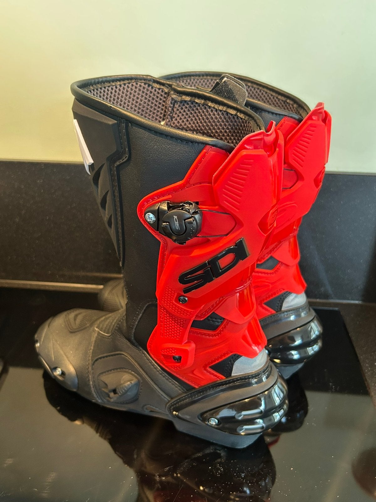Sidi Vertigo 2 motor laarzen zwart rood maat 43 NIEUW, Motoren, Kleding | Motorkleding, Ophalen of Verzenden, Nieuw met kaartje