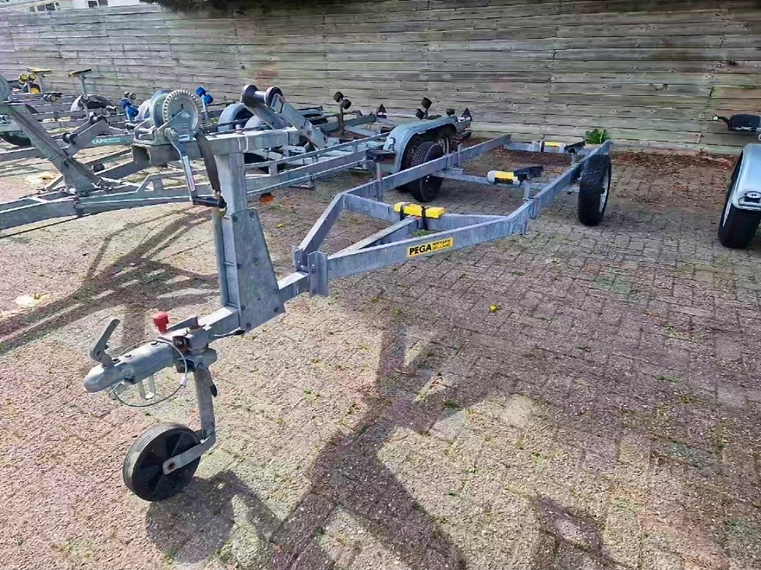 Pega stallingtrailer 1250KG, Watersport en Boten, Ophalen, Gebruikt, 6 tot 9 meter, Overige typen