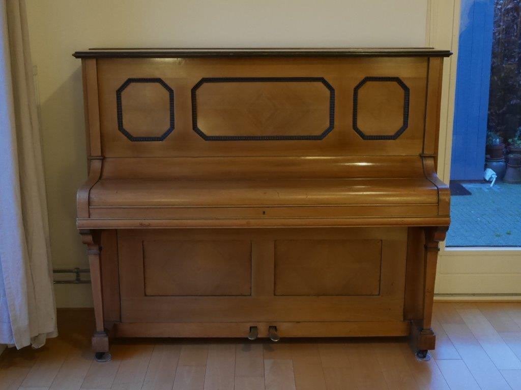 Piano gratis in bruikleen, Verzenden, Gebruikt, Bruin, Piano