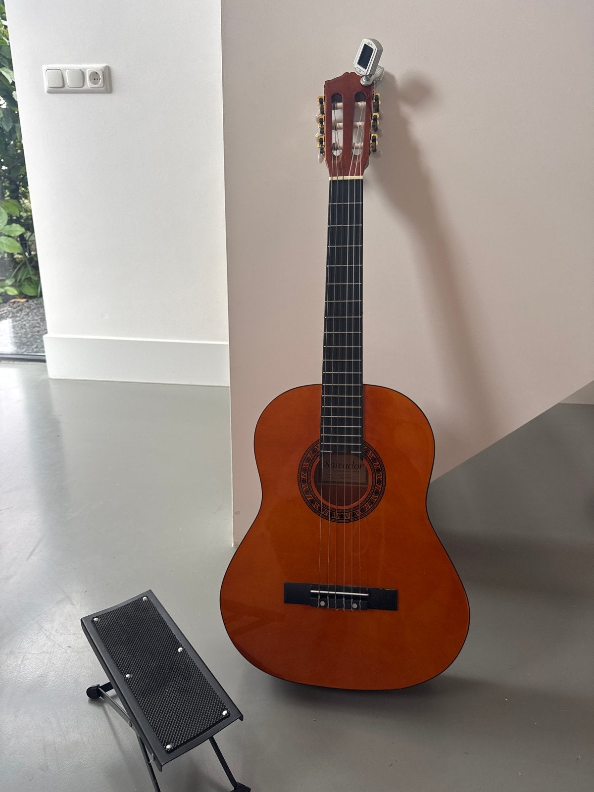 Salvador SC-134 Klassieke KinderGitaar met Voetenbankje