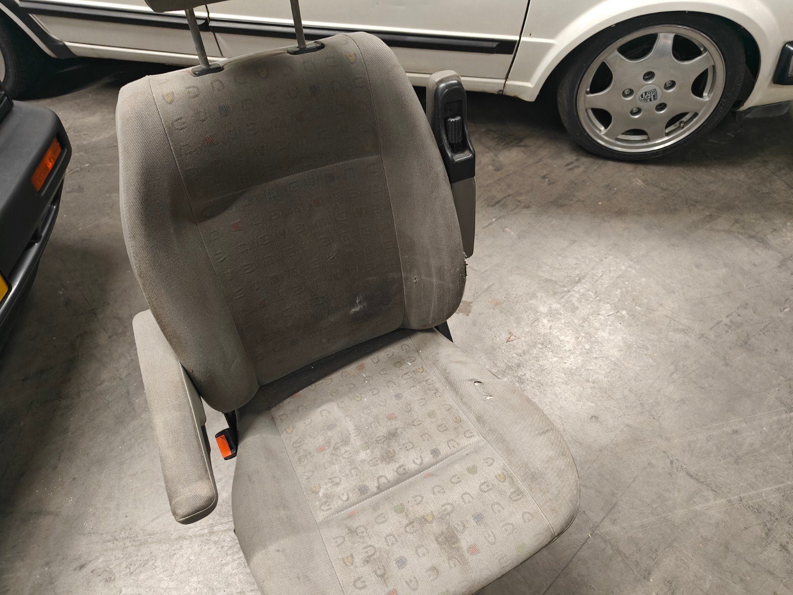 Vw T4 stoel toto stof, Ophalen