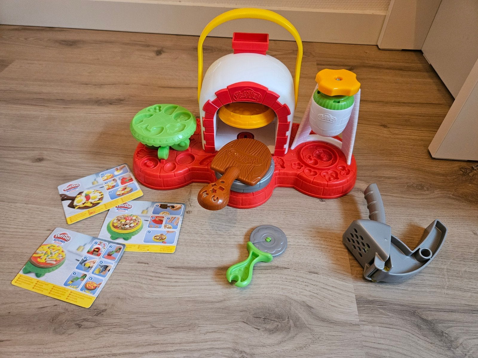Play-Doh Pizza Oven Speelset - Maak je eigen klei pizza's!, Ophalen of Verzenden, Gebruikt, Knutselen