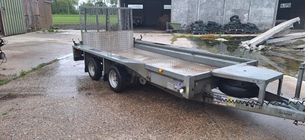 Ifor Williams machinetransporter, Ophalen