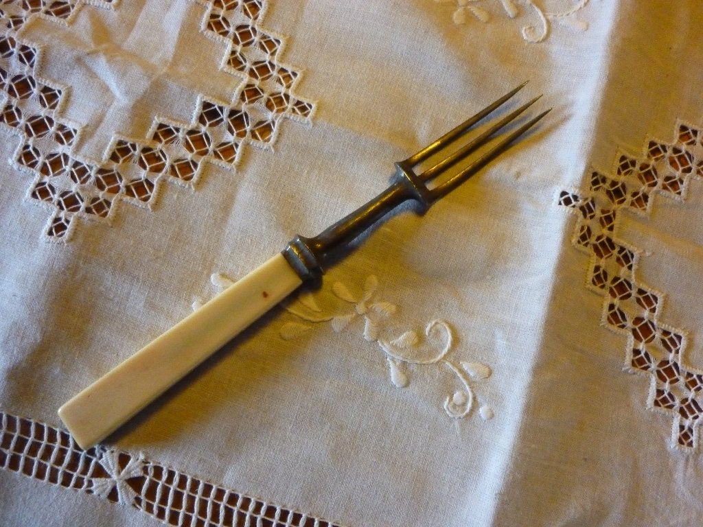 antieke vork met benen handvat, Ophalen of Verzenden