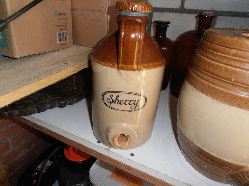 SHERRY kruik met dop, en tapgat zie foto's,, Antiek en Kunst, Antiek | Keramiek en Aardewerk, Ophalen