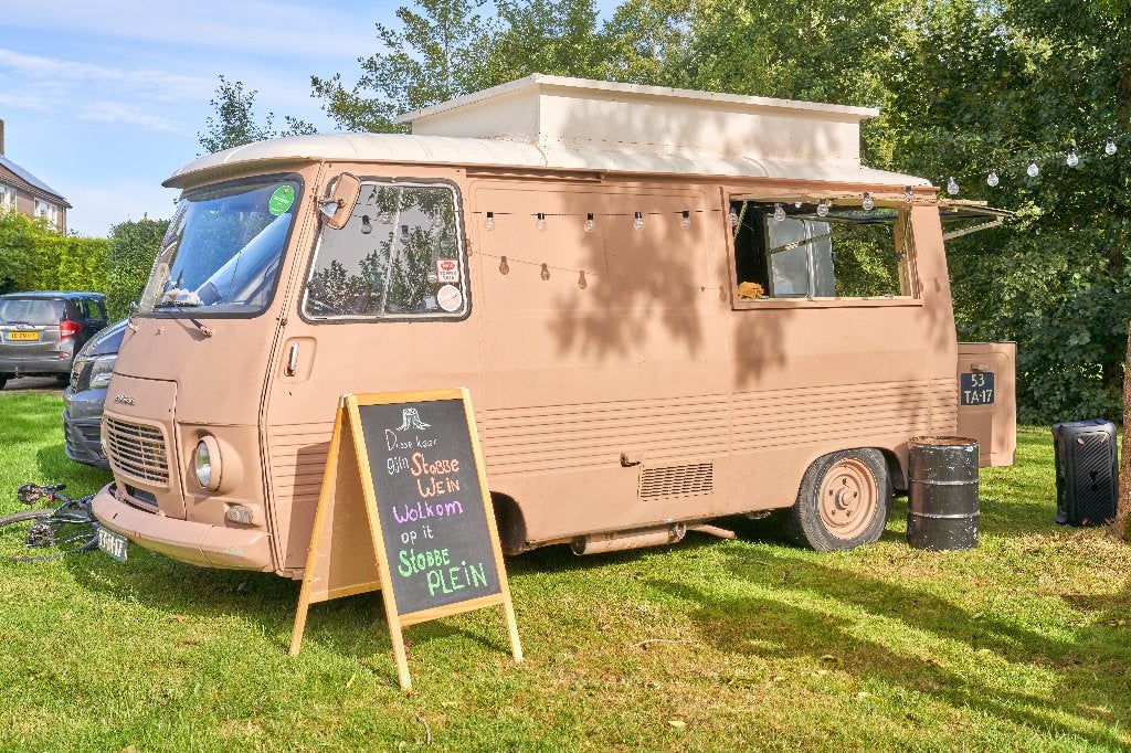 Peugeot J7 Foodtruck uit 1977 | APK | Ingericht, Handgeschakeld, Particulier, 1860 kg, Beige