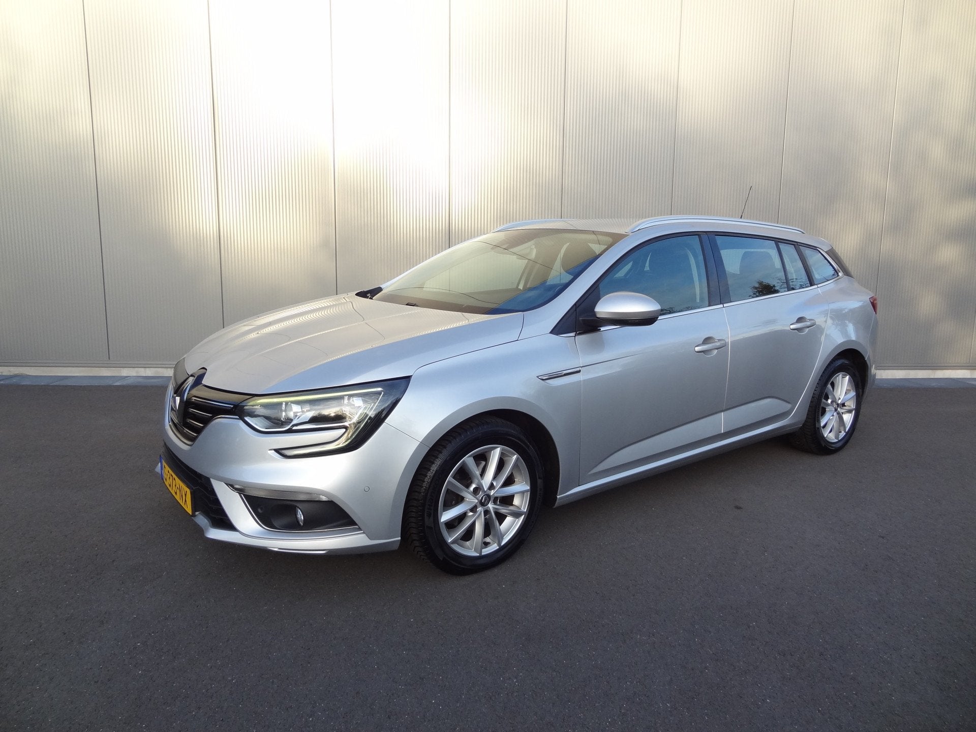 Renault Mégane Estate 1.2 TCe Zen | CAMERA | NAVI | CLIMATE, Stof, Gebruikt, 4 cilinders, 1198 cc