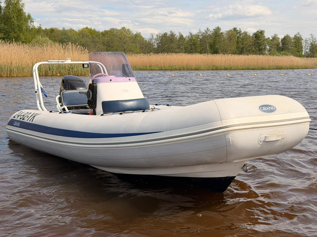 Grand 5m RIB met 50pk buitenboordmotor, Watersport en Boten, Overige merken, Gebruikt, Ophalen of Verzenden, Benzine