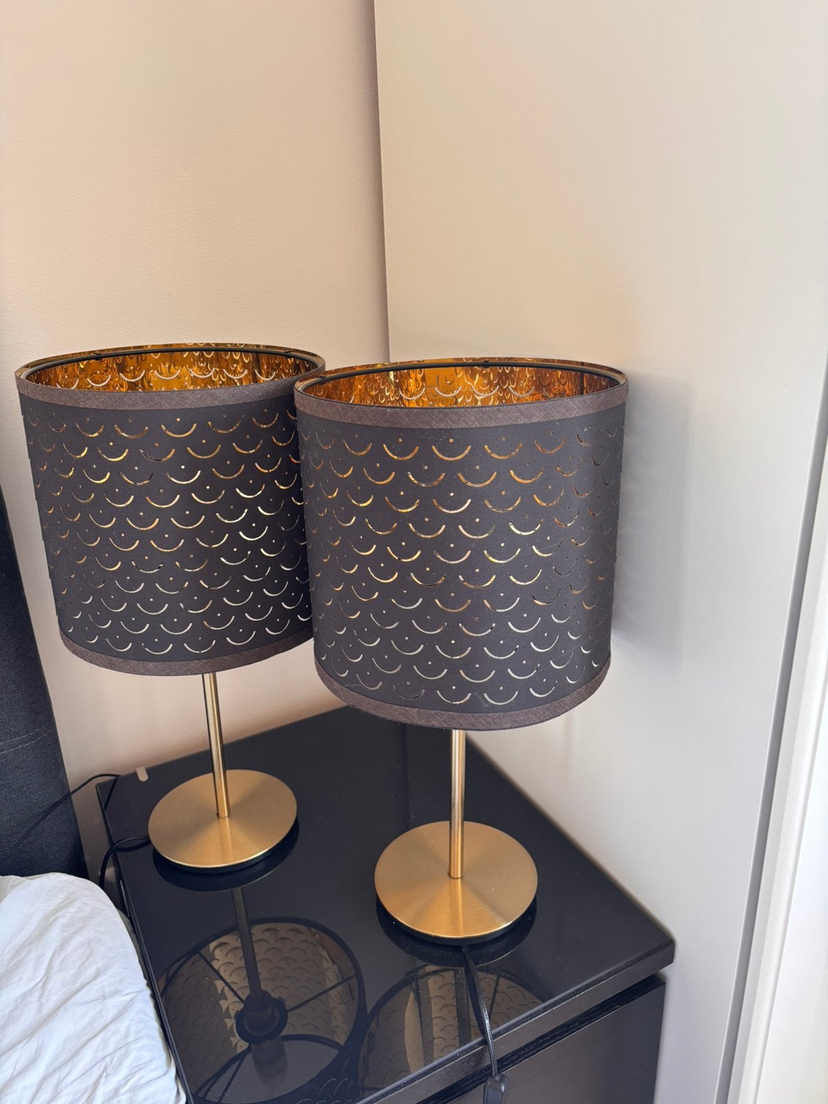 2x IKEA NYMÖ tafellamp zwart/messing – met SKAFTET voet, Zwart, Ophalen of Verzenden, Zo goed als nieuw, IKEA