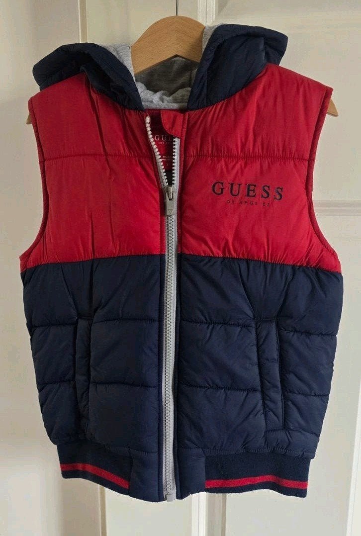 Guess Bodywarmer Rood/Blauw Maat 7 (ca.122-128), Kinderen en Baby's, Ophalen, Zo goed als nieuw, Guess, Jongen