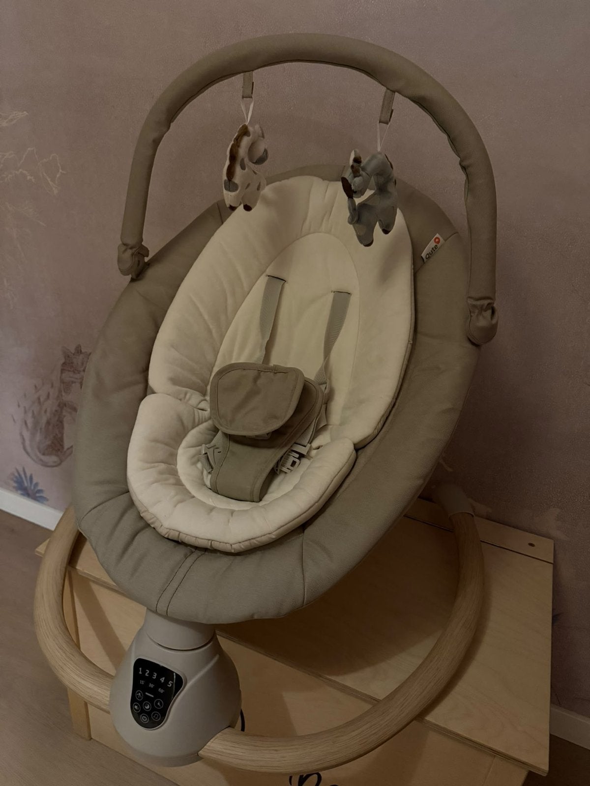 Qute Q-Rocker 2.0 elektrische babyschommel - zgan, Ophalen, Zo goed als nieuw