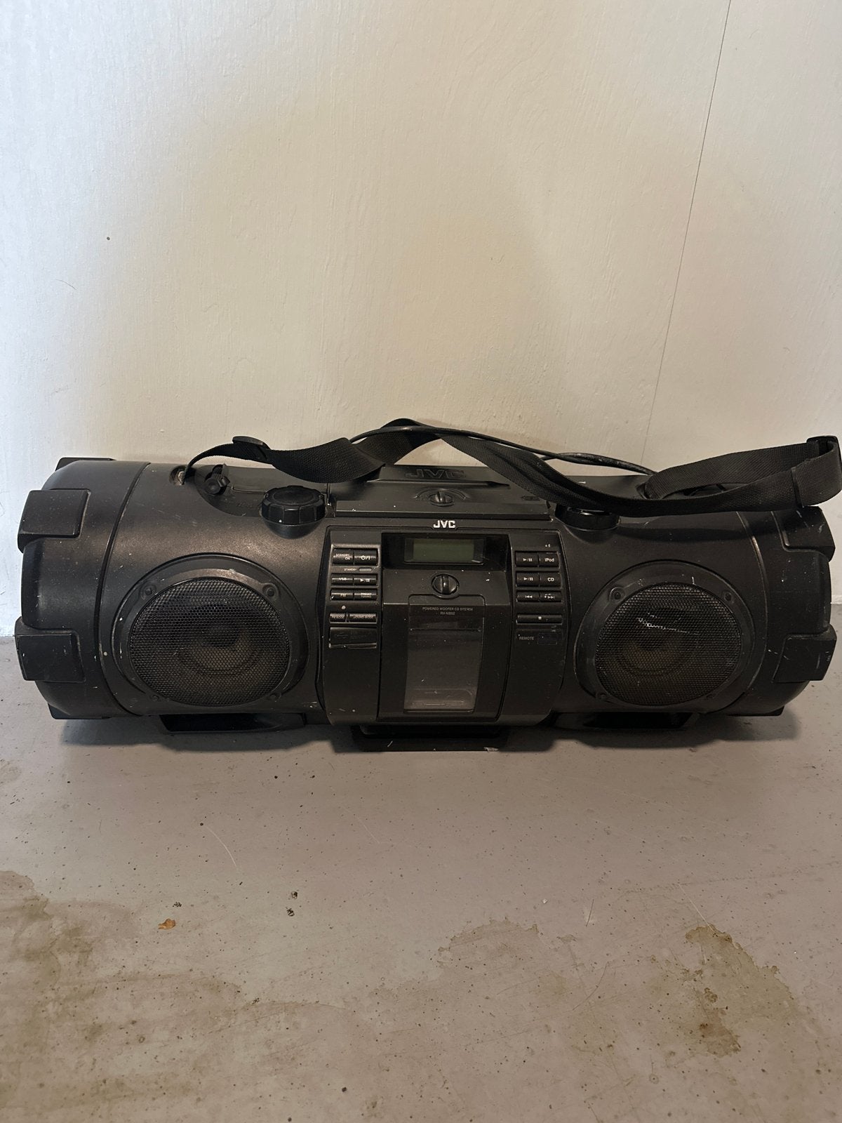 JVC Boombox, Ophalen