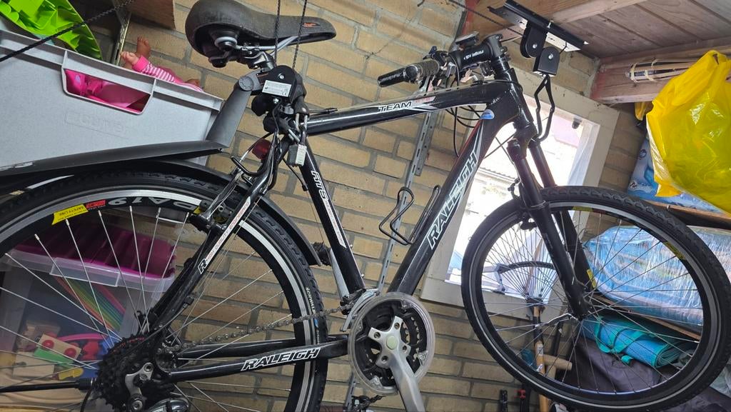 Raleigh Team Hybride Fiets - Goede Staat mountainbike, Fietsen en Brommers, Gebruikt, Velgrem, Versnellingen, 53 tot 57 cm
