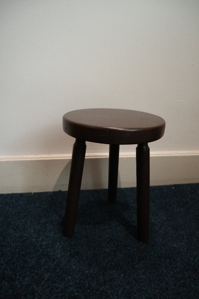 Donkerbruin rond houten krukje, Ophalen, Gebruikt, Hout