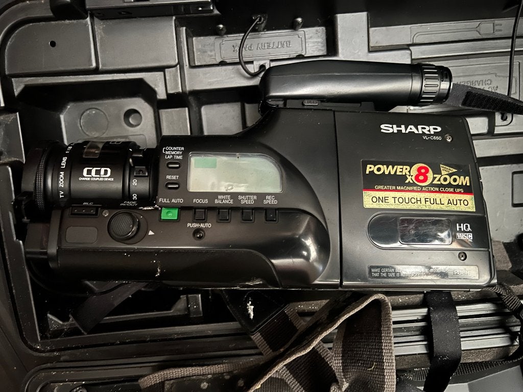 Sharp camcorder VL-C650 in stevige koffer, Ophalen, 8mm, Camera