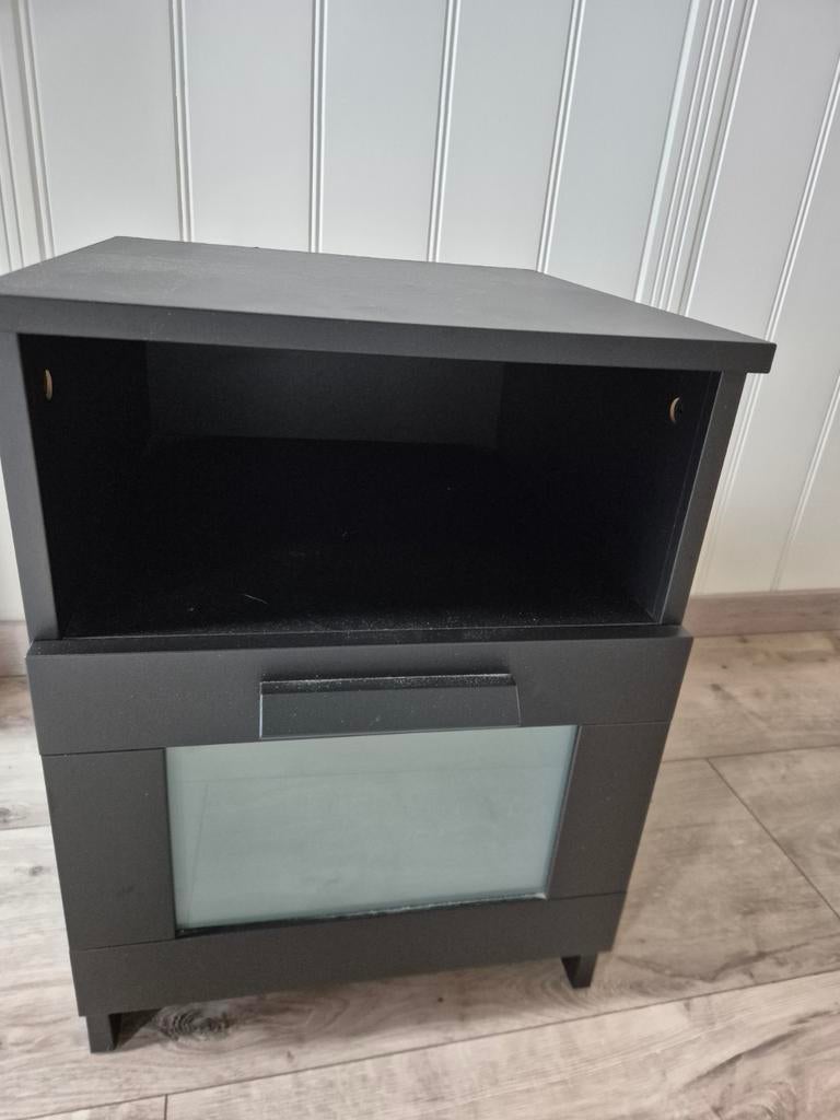 Zwarte nachtkastjes (Brimnes ikea), Huis en Inrichting, Ophalen, Gebruikt