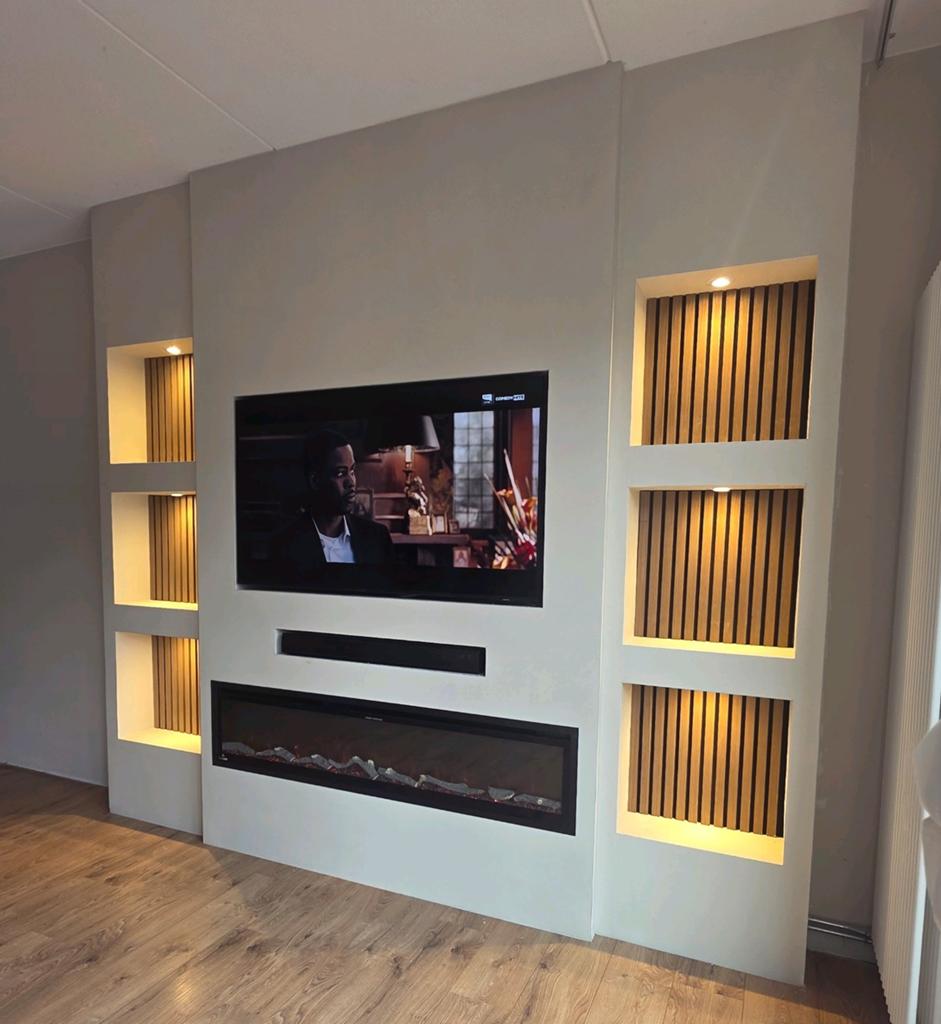 Moderne Cinewall met geïntegreerde haard en sfeerverlichting, Huis en Inrichting, Kasten | Televisiemeubels, 200 cm of meer, Ophalen of Verzenden