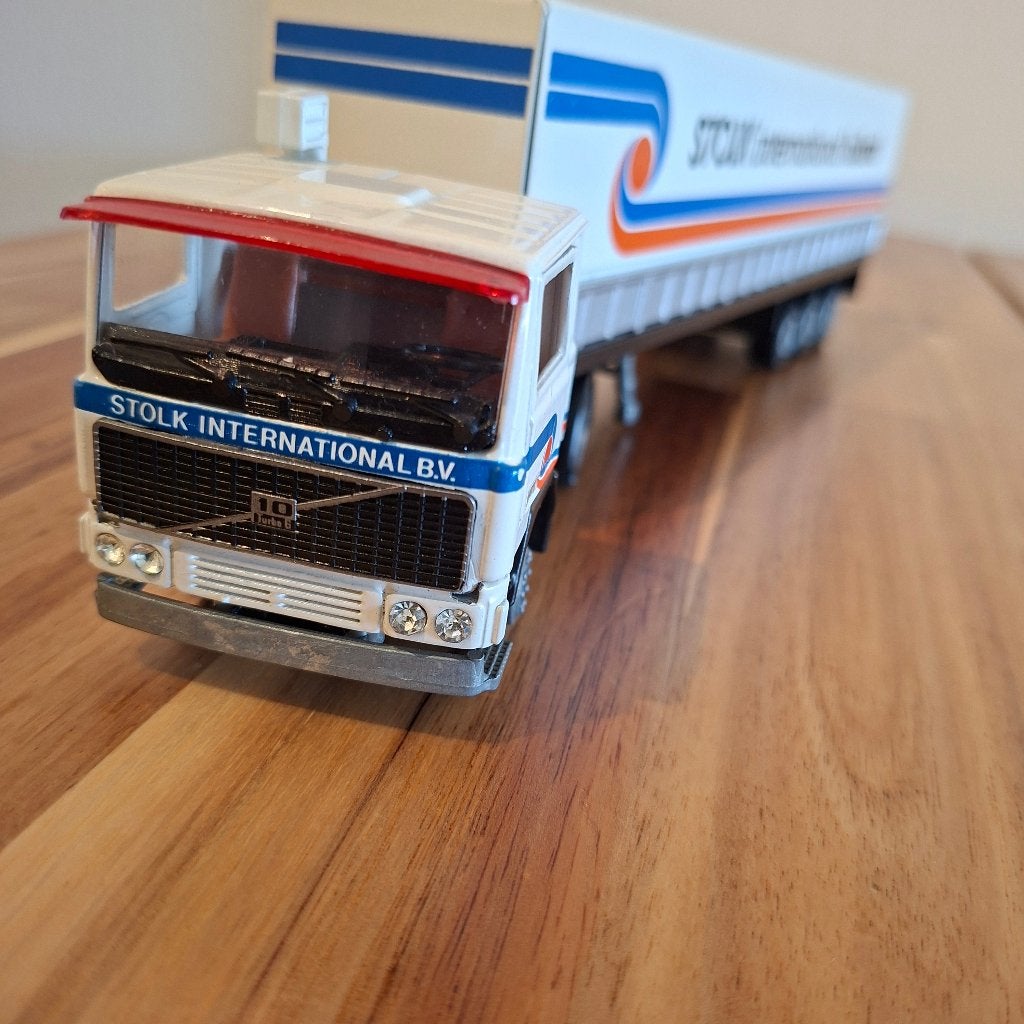 Volvo F10 Stolk International B.V. model CBN TEKNO NIEUW ., Hobby en Vrije tijd, Modelauto's | 1:50, Ophalen of Verzenden, Nieuw