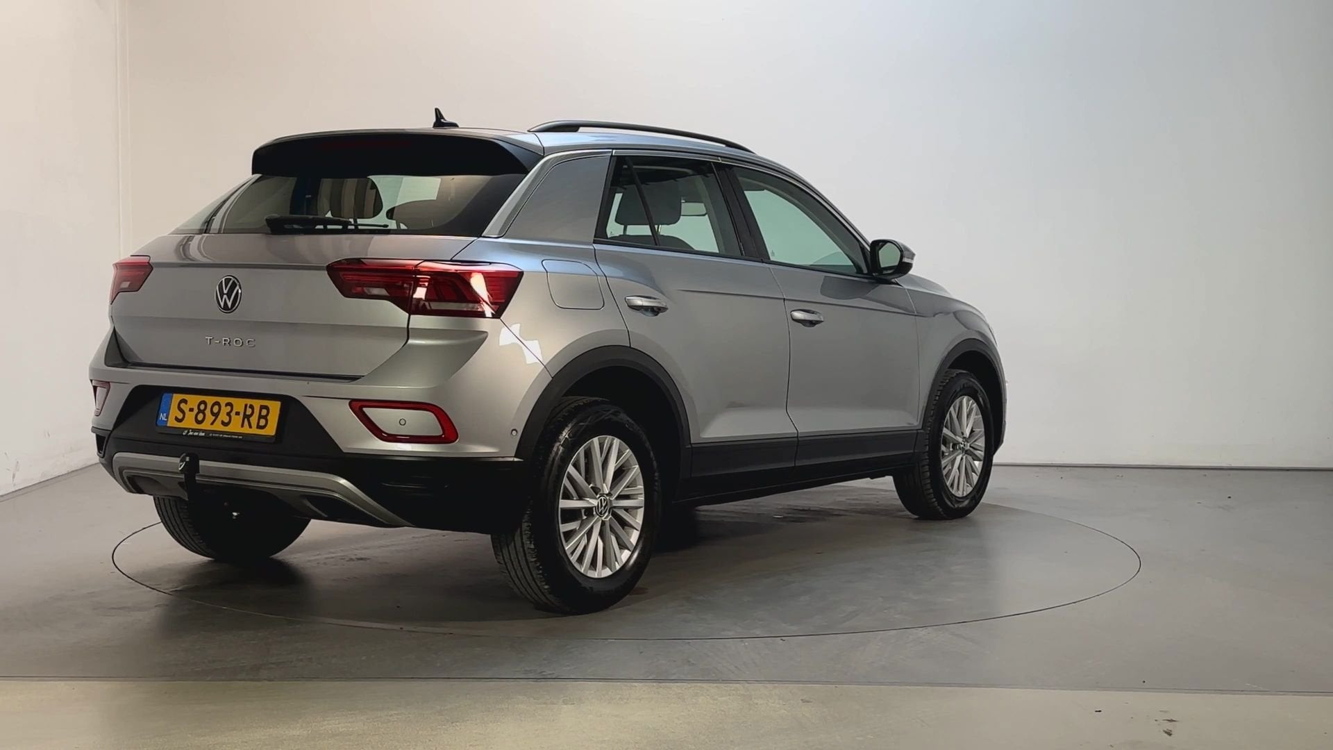 Volkswagen T-Roc 1.5 TSI 150pk DSG Life Navigatie Trekhaak P, Auto's, Volkswagen, 4 cilinders, Automatische klimaatregeling, Origineel Nederlands