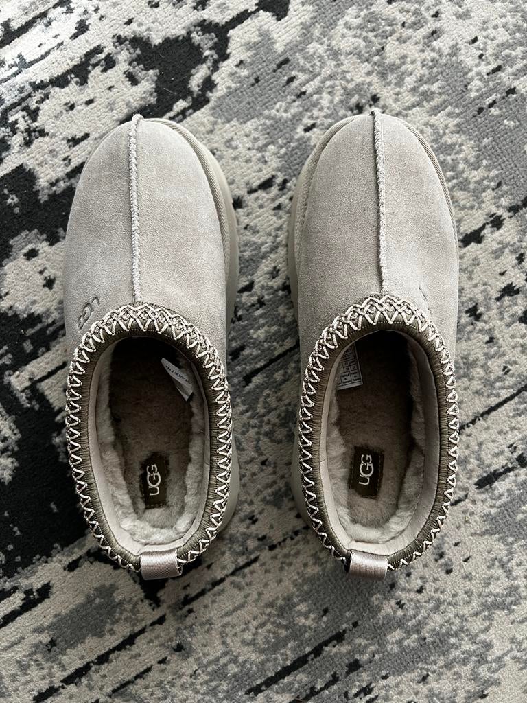 Nieuwe UGG Tazz II Originele schoenen 38, Kleding | Dames, Schoenen, Nieuw, Overige typen, Grijs, Ophalen of Verzenden