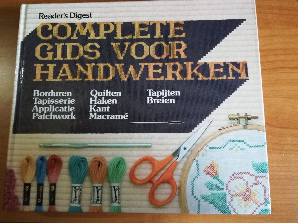 Handwerkboek Reader's Digest, Ophalen of Verzenden, Gebruikt, Haken, Patroon of Boek
