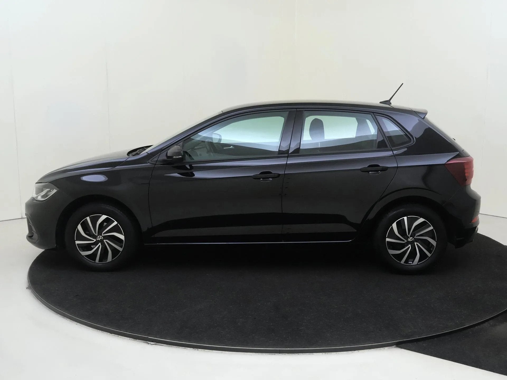 Volkswagen Polo 1.0 TSI Life Business (bj 2024), Gebruikt, Bedrijf, Handgeschakeld, 1000 kg
