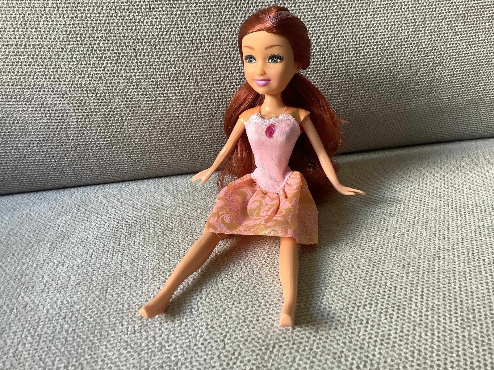 Prinses pop met roze jurk en rood haar, Ophalen of Verzenden, Gebruikt, Overige typen