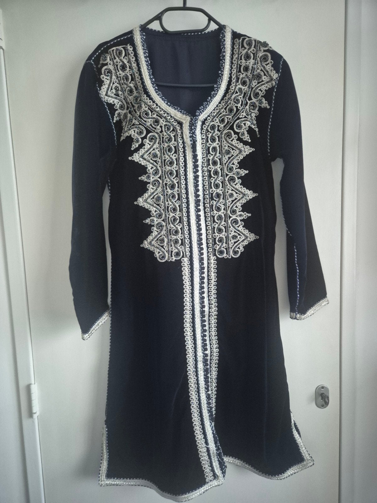 Elegante Fluwelen Kaftan met Zilveren Sqalli, Blauw, Ophalen of Verzenden, Zo goed als nieuw, Knielengte