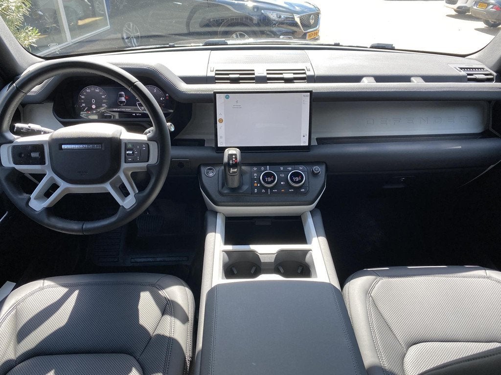 Land Rover Defender Hard Top 3.0 D200 110 MHEV SE, Auto's, Land Rover, Automaat, Gebruikt, Leder en Stof, Origineel Nederlands