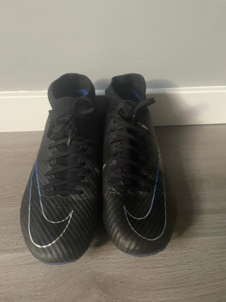 Nike Mercurial voetbalschoenen maat 43 met vlaggen, Ophalen of Verzenden, Zo goed als nieuw, Schoenen