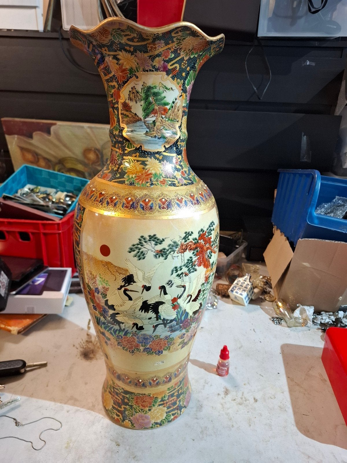 Grote Chinese vaas met kraanvogels en bloemmotieven, Ophalen