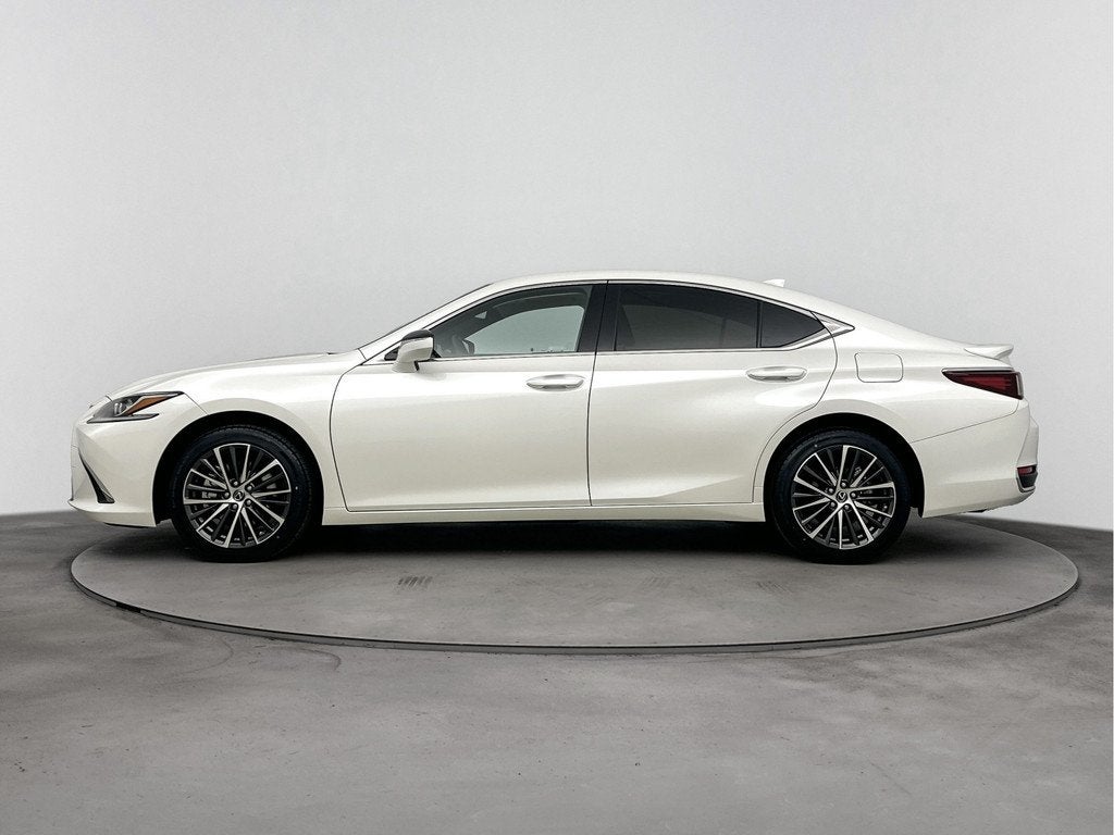 Lexus ES 300h Business Line | BTW-Auto | Carplay | Sunroof |, 12 maanden, Gebruikt, 4 cilinders, 1655 kg