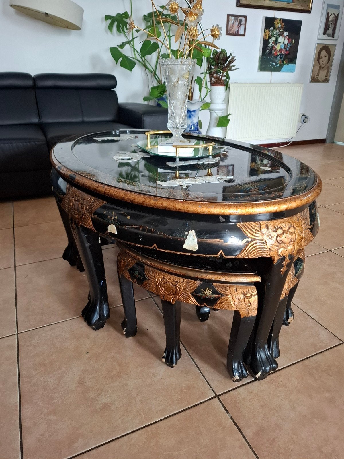 Ovale Chinese salontafel met 6 bijzettafels, zwart/goud, Antiek en Kunst, Antiek | Meubels | Tafels, Ophalen of Verzenden