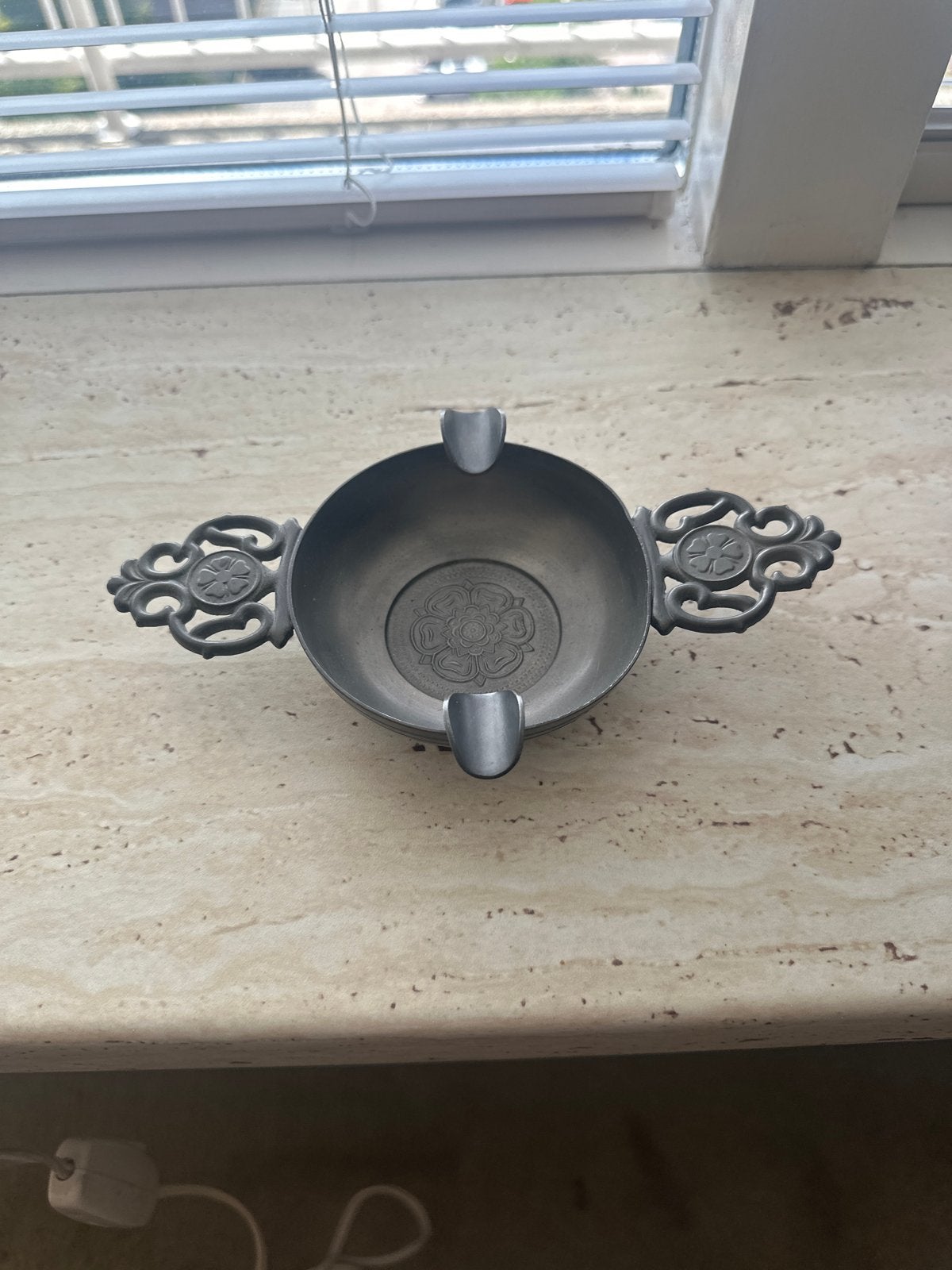 Vintage Tinnen Brandewijnkom / Asbak met Roosmotief, Antiek en Kunst, Ophalen