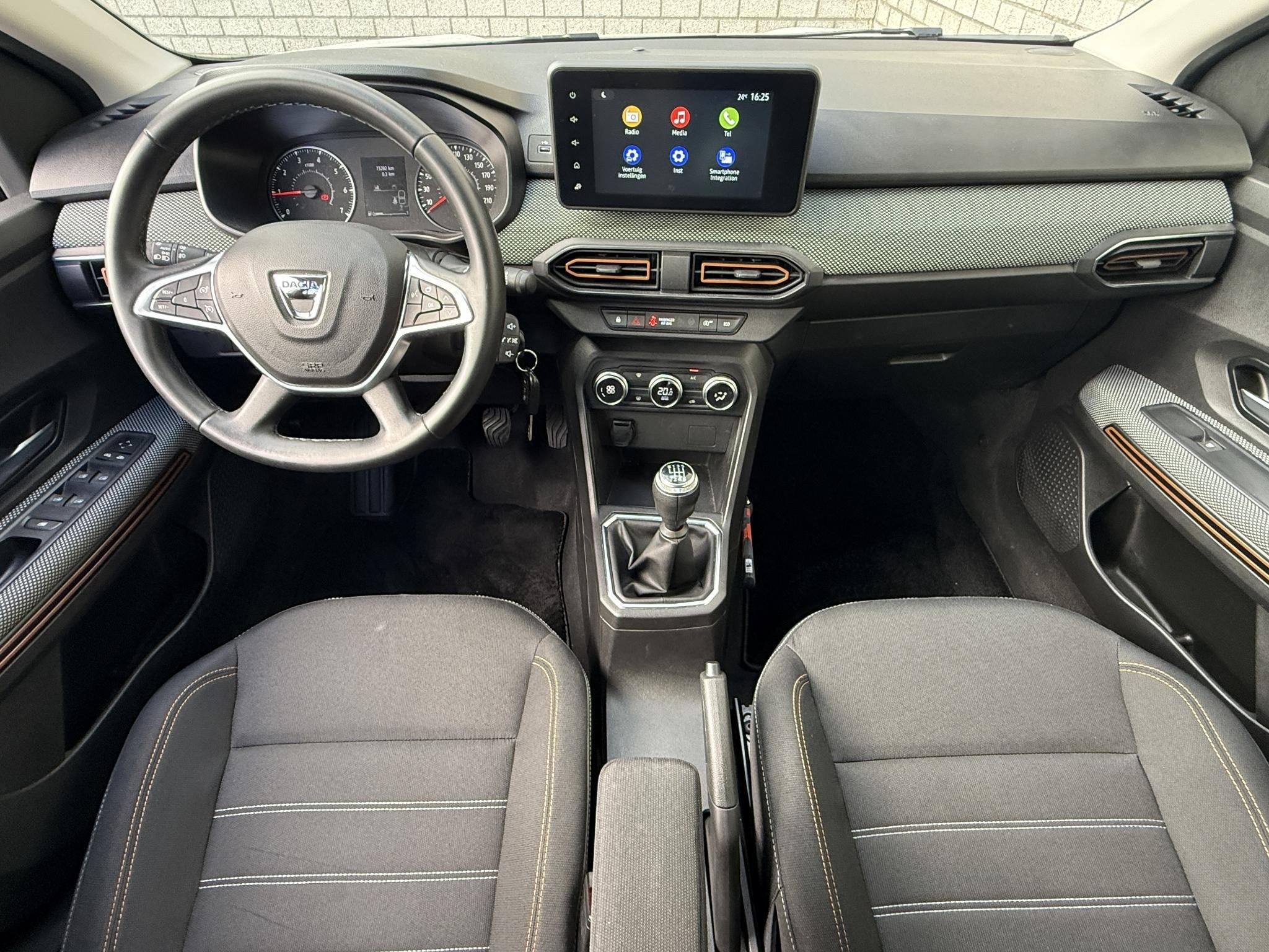Dacia Sandero Stepway 1.0 TCe 100 Bi-Fuel Comfort | Climate, Auto's, Met garantie (alle), 610 kg, Wit, Origineel Nederlands