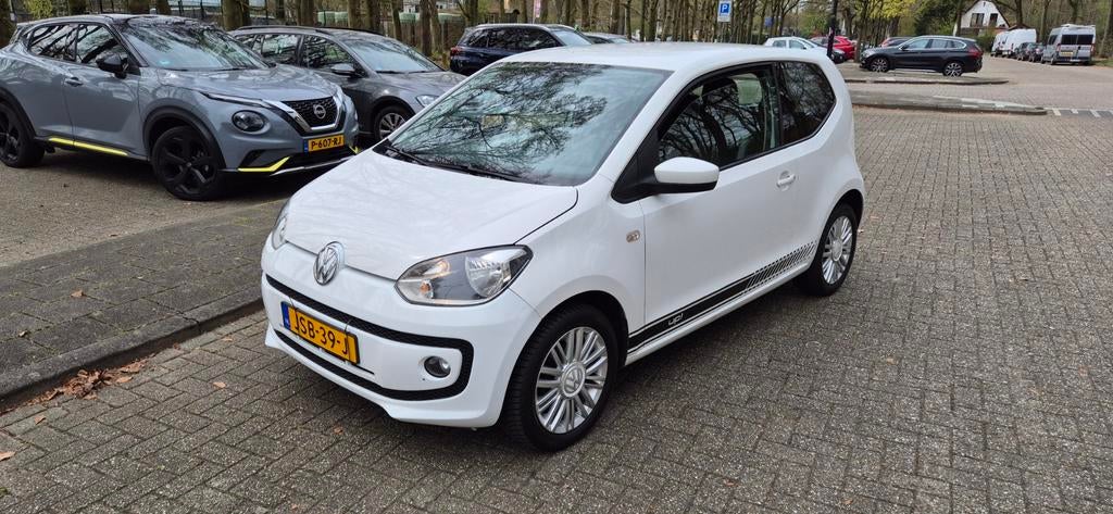 Volkswagen high up 1.0 55KW/75PK 3-DRS 2012 Wit, Auto's, Volkswagen, Particulier, up!, ABS, Airbags, Airconditioning, Bluetooth