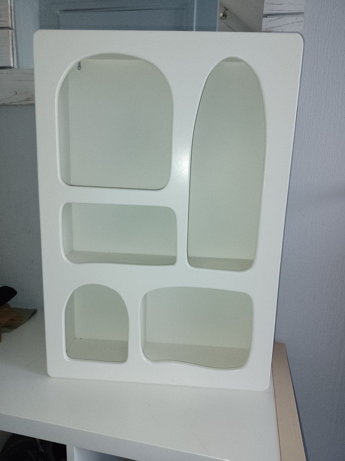 Wit wandrekje met speelse vakken, Met plank(en), Minder dan 50 cm, Modern, Speels, Ophalen of Verzenden