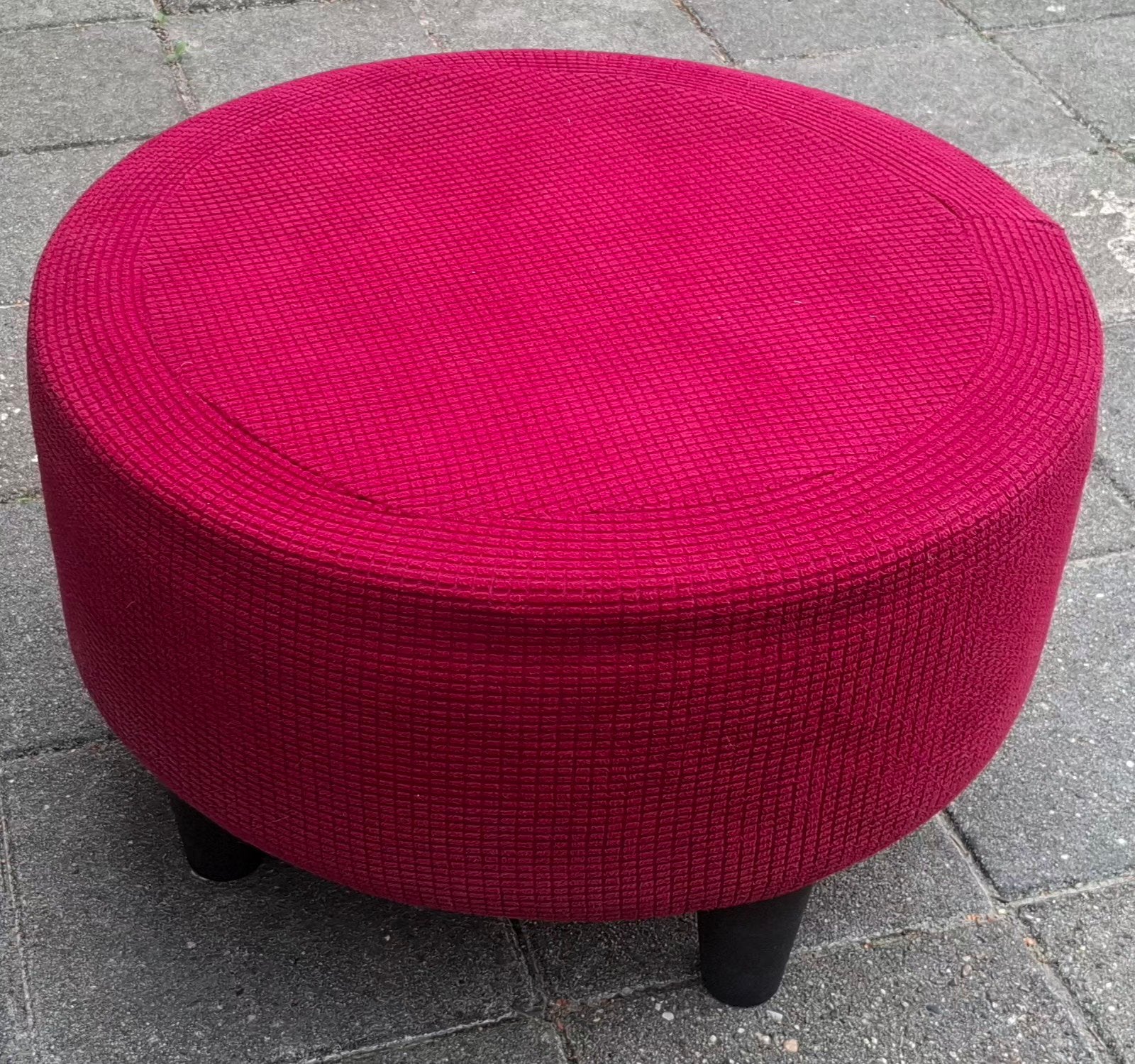 Bordeauxrode poef / voetenbankje / zitplek, Ophalen, Rond, 50 tot 75 cm, 50 tot 75 cm