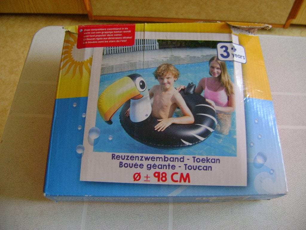 reuze zwemband toekan van 98cm voor 3+ in doos, Ophalen of Verzenden, Zo goed als nieuw