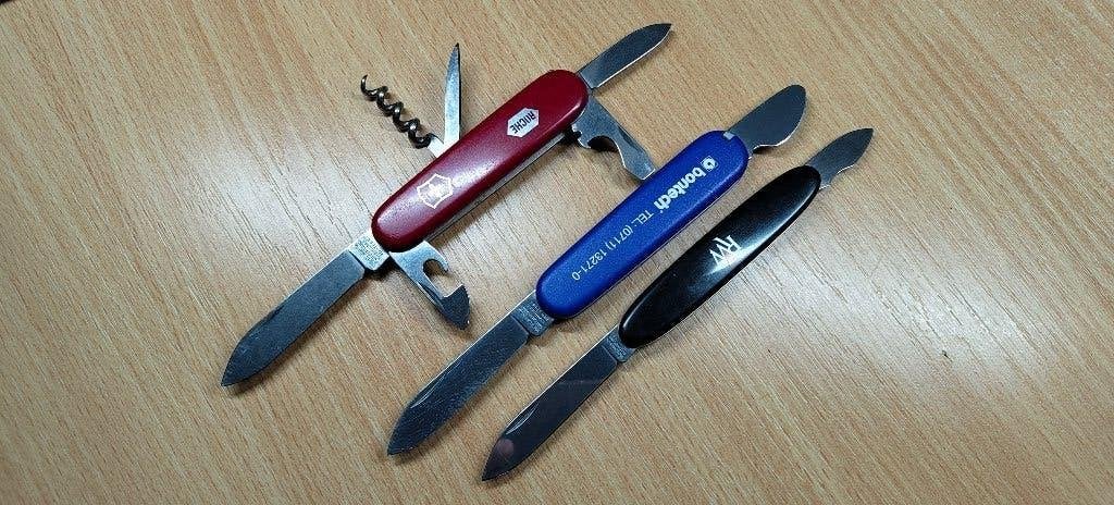 zakmes x3 Victorinox zwart/blauw/rood, Verzenden, Gebruikt