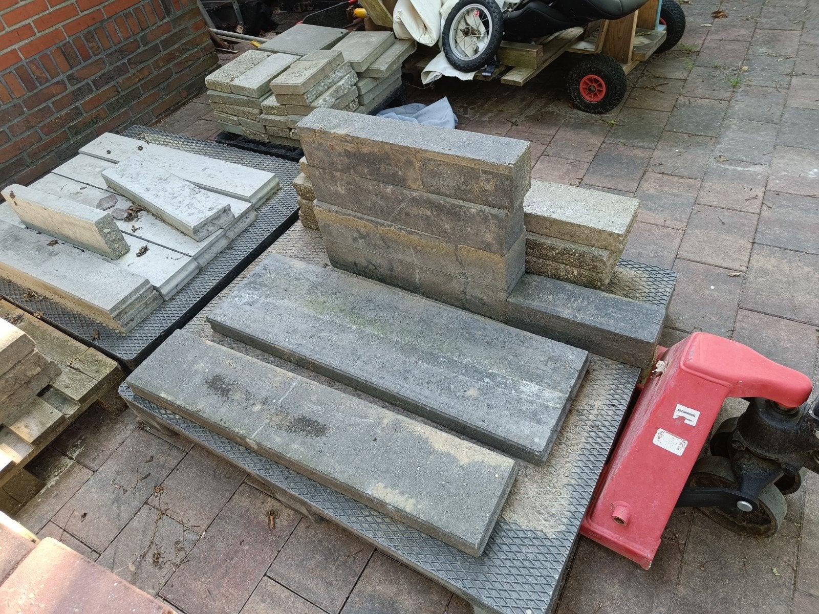 Pallet met diverse opsluitbanden en stapelblokken, Ophalen, Gebruikt, 60 cm of meer, Overige typen