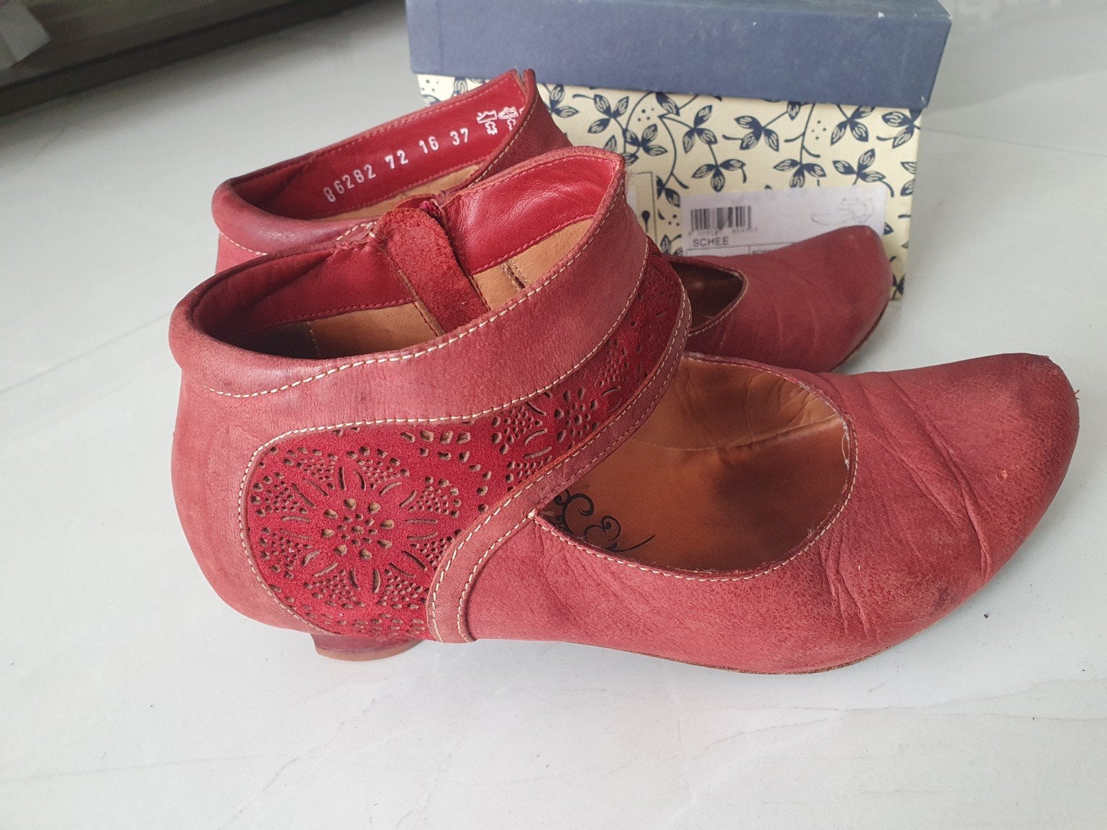 Think! Rode Leren Schoenen Maat 37 - Comfort & Stijl, Schoenen met lage hakken, Think!, Ophalen of Verzenden, Gedragen