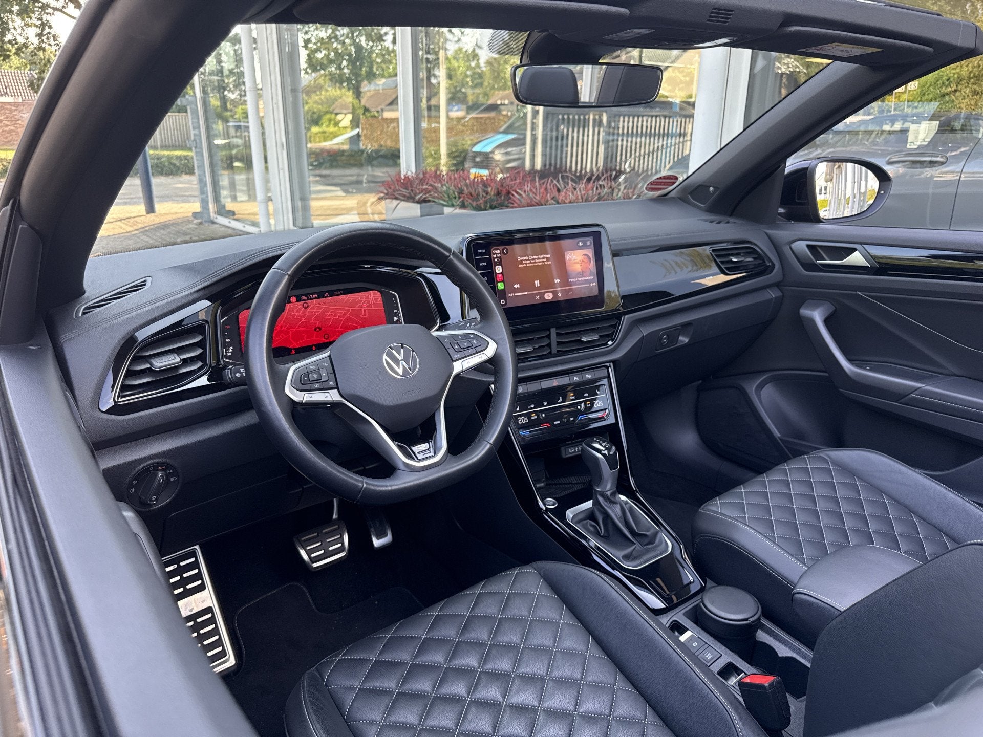 Volkswagen T-Roc Cabrio 1.5 TSI R-Line Edition Black 1/999 -, Auto's, 12 maanden, Zwart, 4 cilinders, Bedrijf