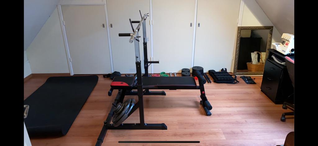 Thuis gym: halterstang, bankje, squatrack en gewichten, Ophalen of Verzenden, Zo goed als nieuw, Overige typen